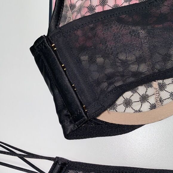 NEW VICTORIA SECRET BRA 36C PANTY Large Set - Picture 7 of 7